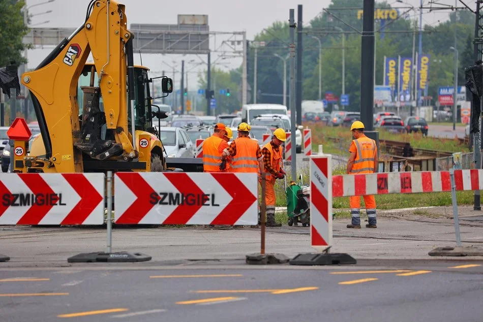 Utrudnienia na al. Włókniarzy w Łodzi