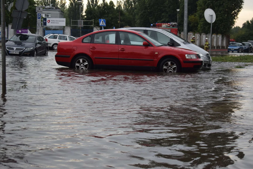 Parzęczewska wciąż jest zalewana