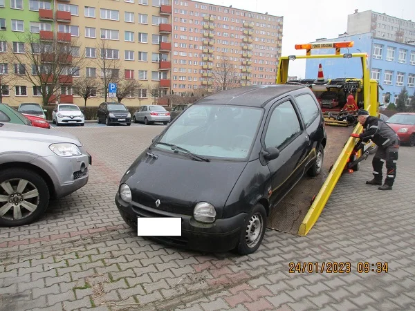 Straż Miejska czyści parkingi 01.02.2023