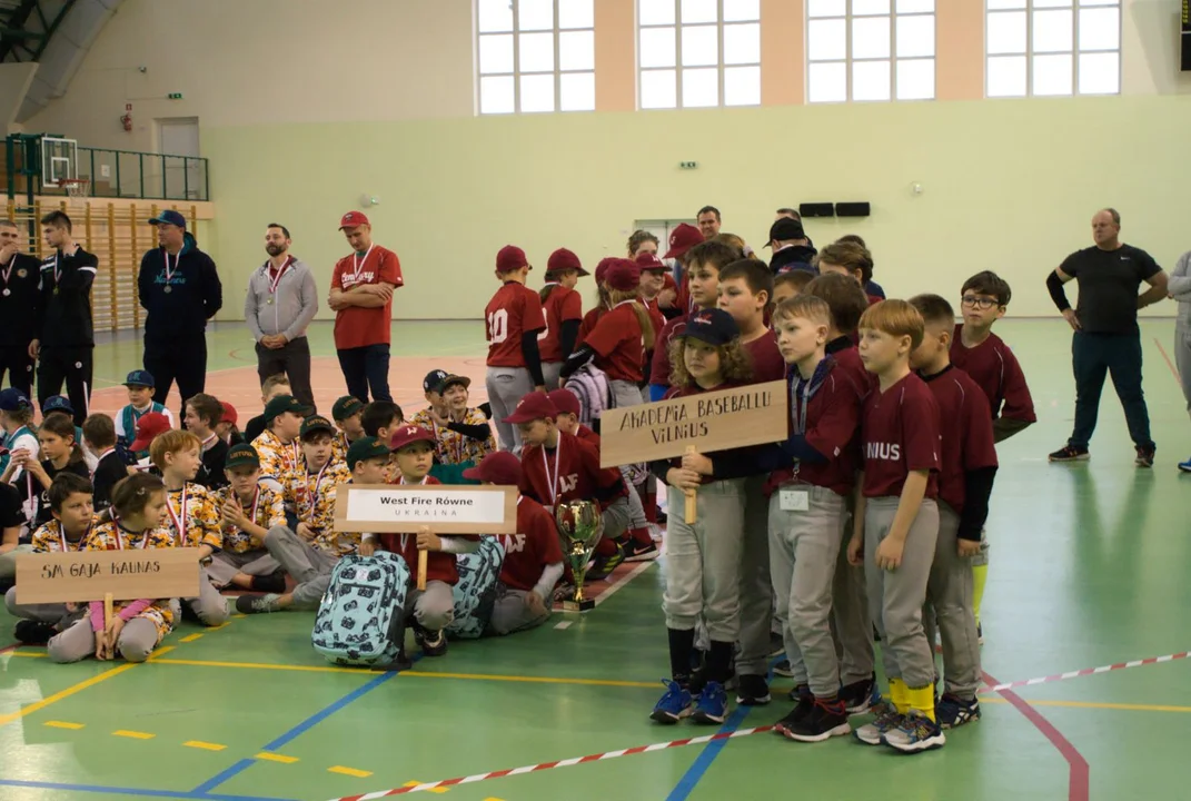 Drużyna młodzików MKS STAL BiS Kutno zakończyła trzydniowe zmagania w XXI Międzynarodowym Halowym Turnieju Baseballu