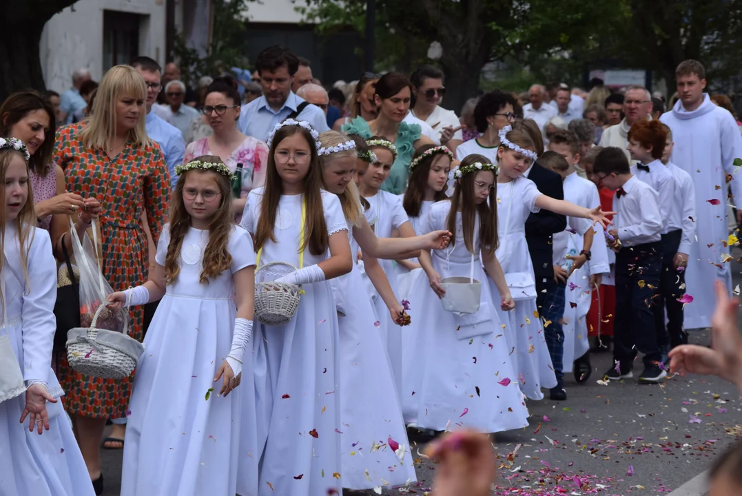 procesja Bożego Ciała w parafii Matki Bożej Dobrej Rady w Zgierzu