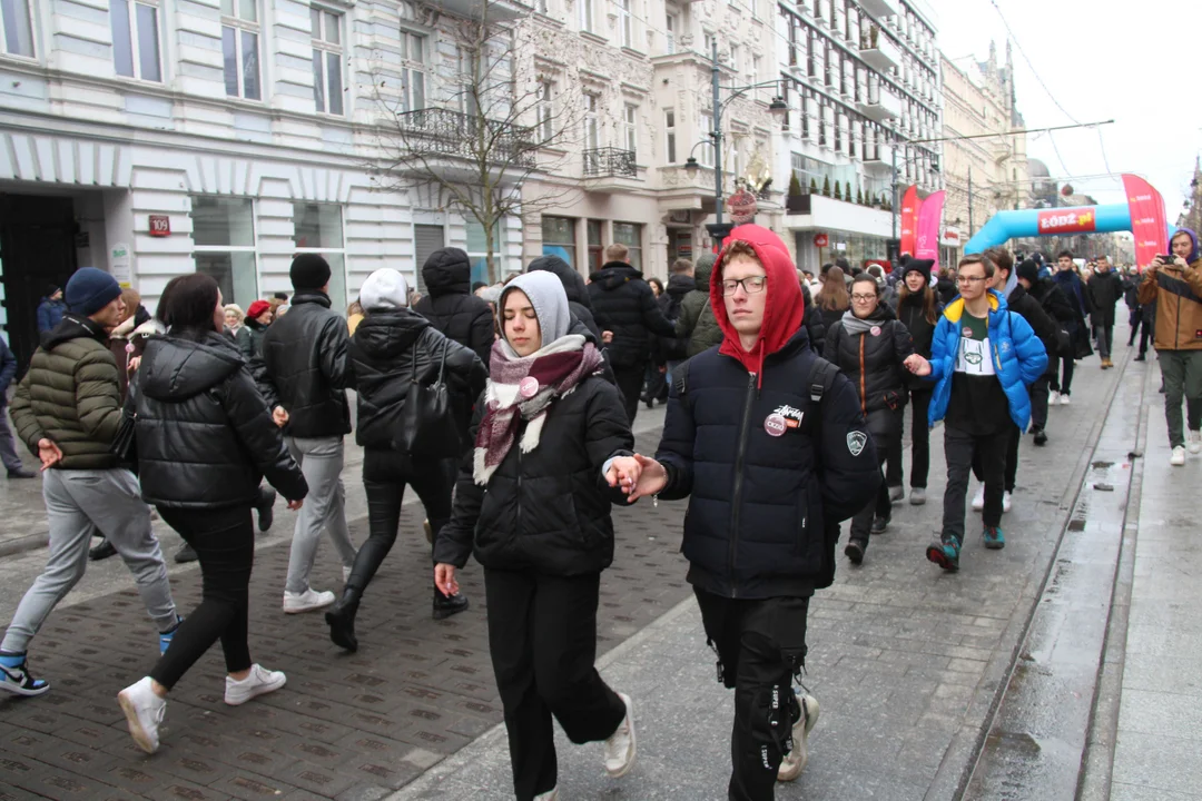 Polonez dla Łodzi 2024 na ul. Piotrkowskiej w Łodzi