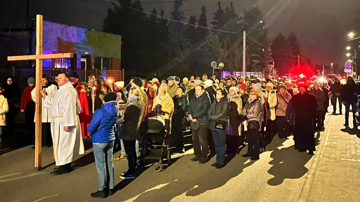Wieczór pełen refleksji. Wierni przeszli ulicami miasta