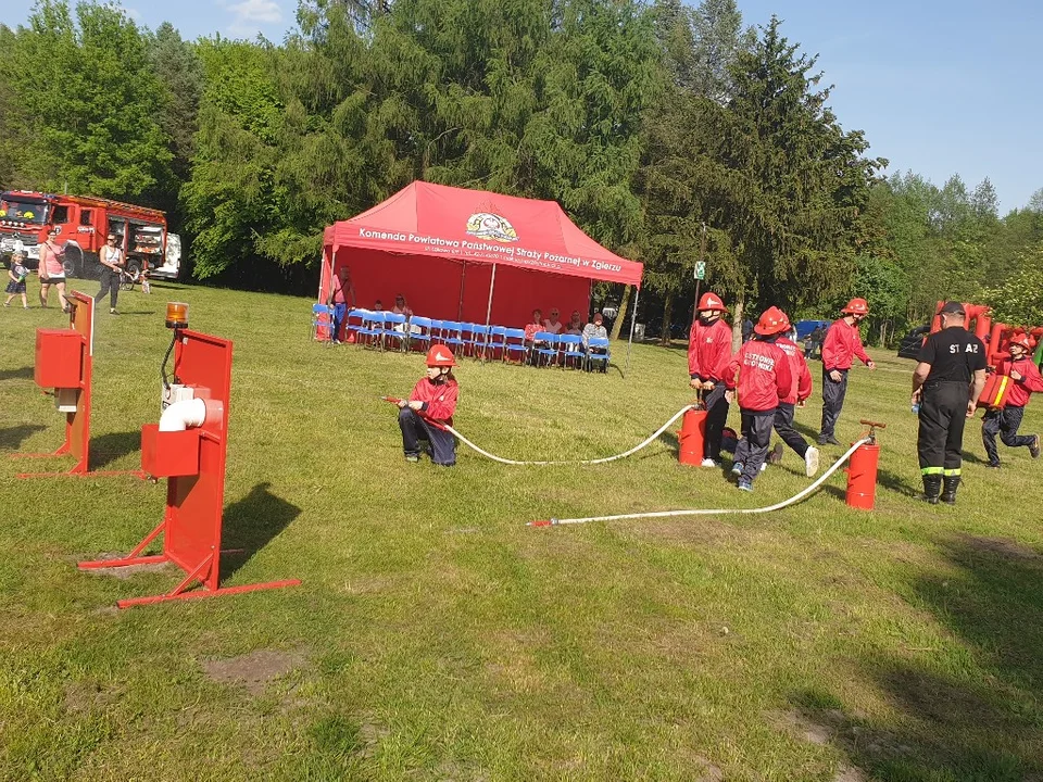 Piknik Strażacki w Dzierżąznej pod Zgierzem. Piękna pogoda i mnóstwo atrakcji, muzyki i dobrego jedzenia [zdjęcia]