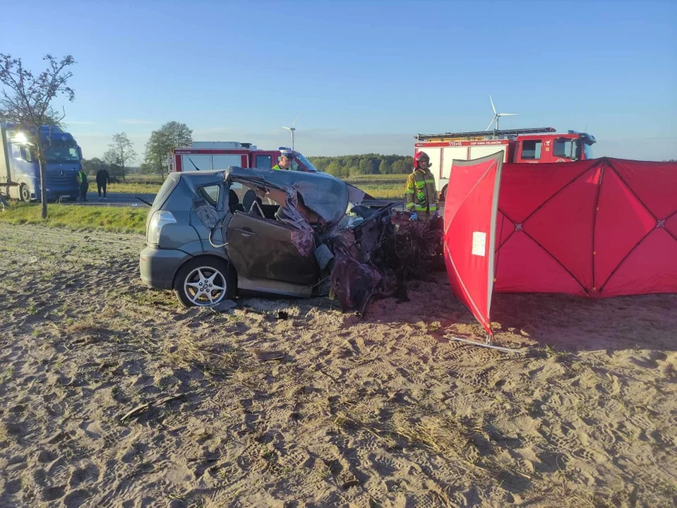 Przed śmiertelnym wypadkiem zabił żonę nożem? Szokujące kulisy tragedii w naszym powiecie - Zdjęcie główne