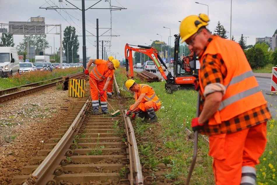 Utrudnienia na al. Włókniarzy w Łodzi