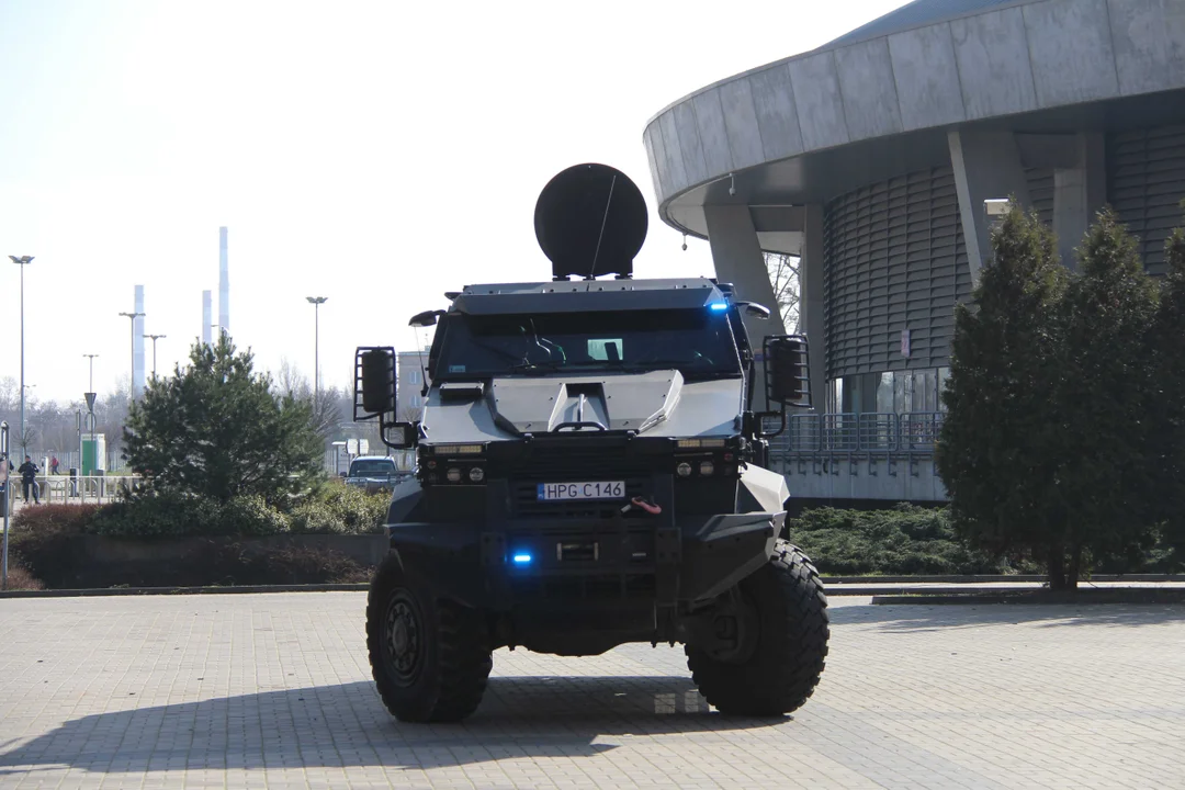 Ćwiczenia służb specjalnych na stadionie ŁKS-u