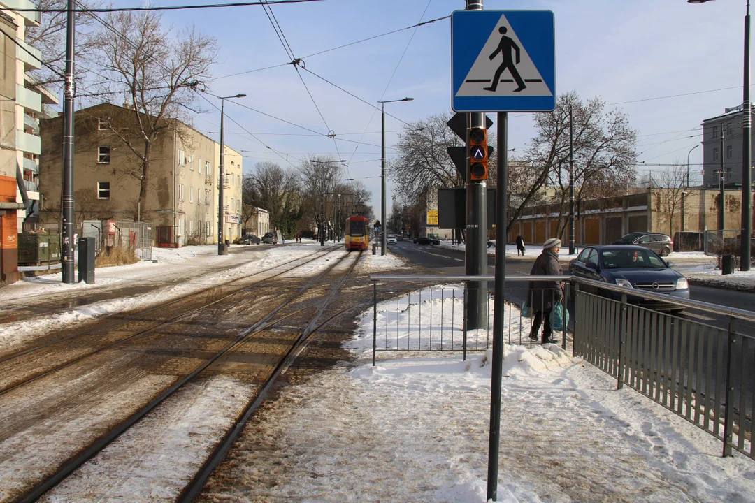 Ulica Dąbrowskiego w Łodzi - w tych miejscach lepiej uważać