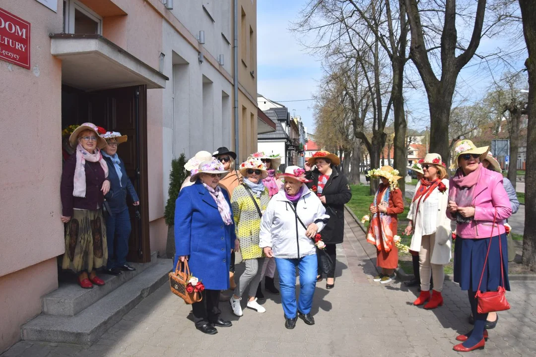 Ulicami Łęczycy przeszedł wiosenny Marsz Kapeluszy