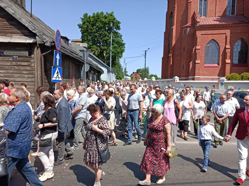 Ulicami Zgierza przeszły procesje Bożego Ciała.