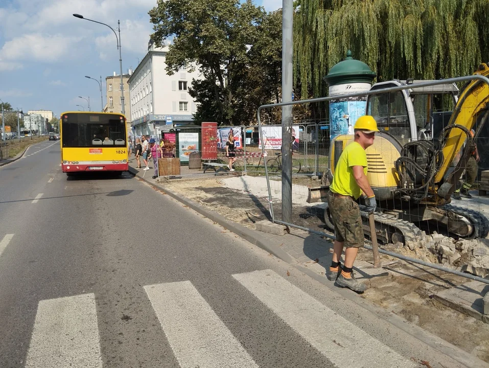 Utrudnienia dla pieszych i rowerzystów na ul. Zachodniej