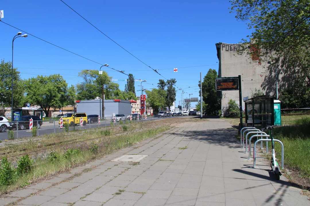 Prace torowe przy skrzyżowaniu al. Włókniarzy z ul. Legionów w Łodzi