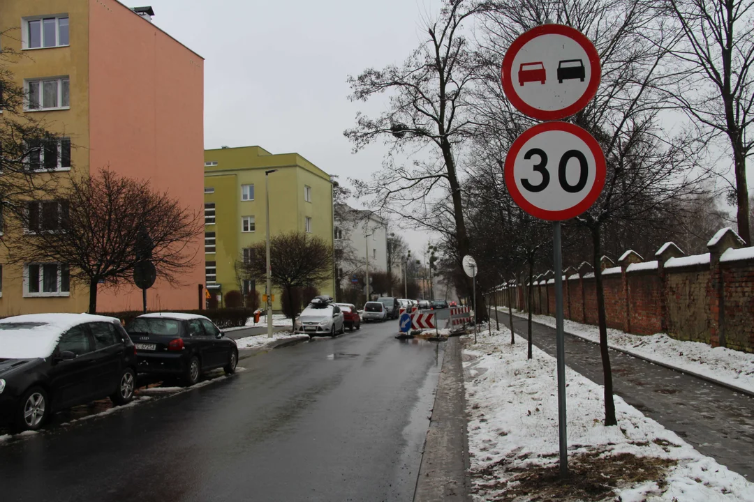 Dziury w drogach na Bałutach