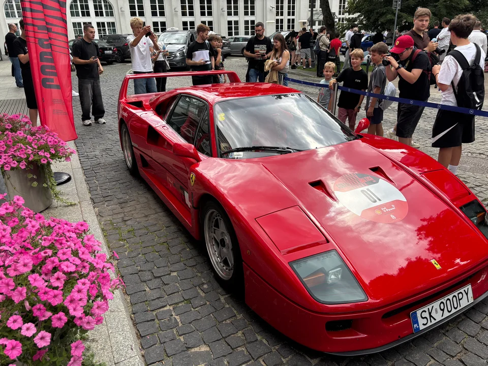 Ferrari opanowały Sopot. Tłumy mieszkańców i turystów oglądały finał wyjątkowego rajdu