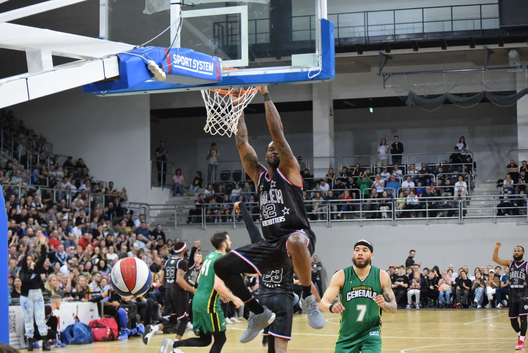 Harlem Globetrotters dali show w Łodzi. Na parkiecie i widowni był ogień! [ZDJĘCIA] - Zdjęcie główne