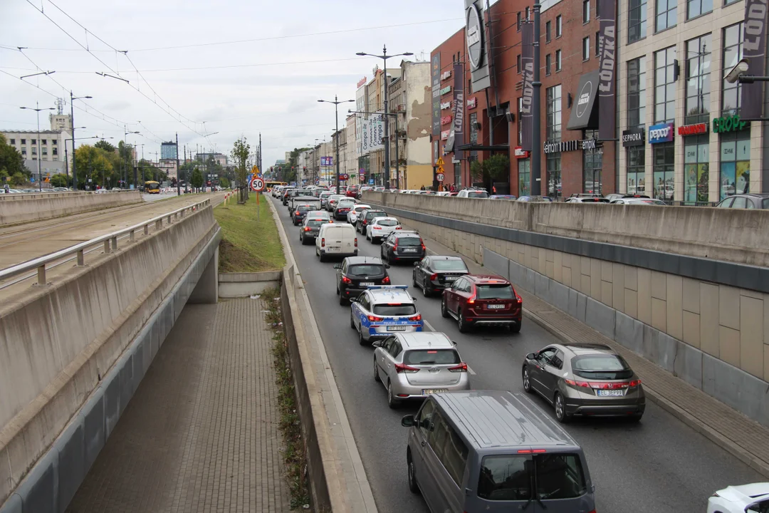 Utrudnienia na al. Piłsudskiego w Łodzi - 23.09.2023 r.