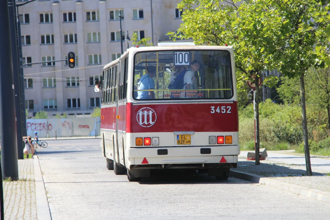 Ikarus 280 na linii turystycznej 100