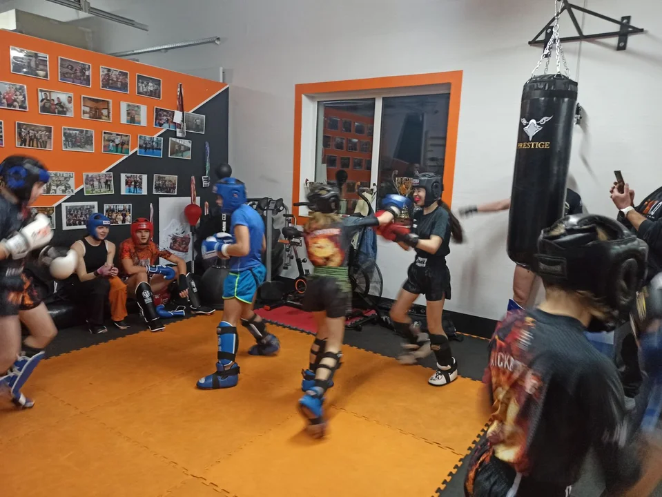 Kutnowscy zawodnicy na międzywojewódzkim turnieju kickboxingu