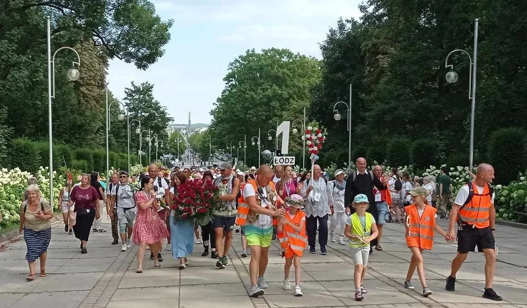 Łódzka pielgrzymka na Jasną Górę. Do kiedy trwają zapisy? Kiedy wyruszają pątnicy? - Zdjęcie główne