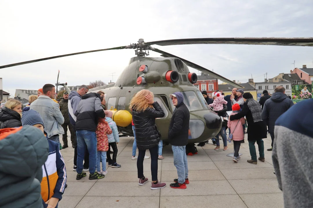 Tłumy na Pikniku Wojskowym z okazji Święta Niepodległości