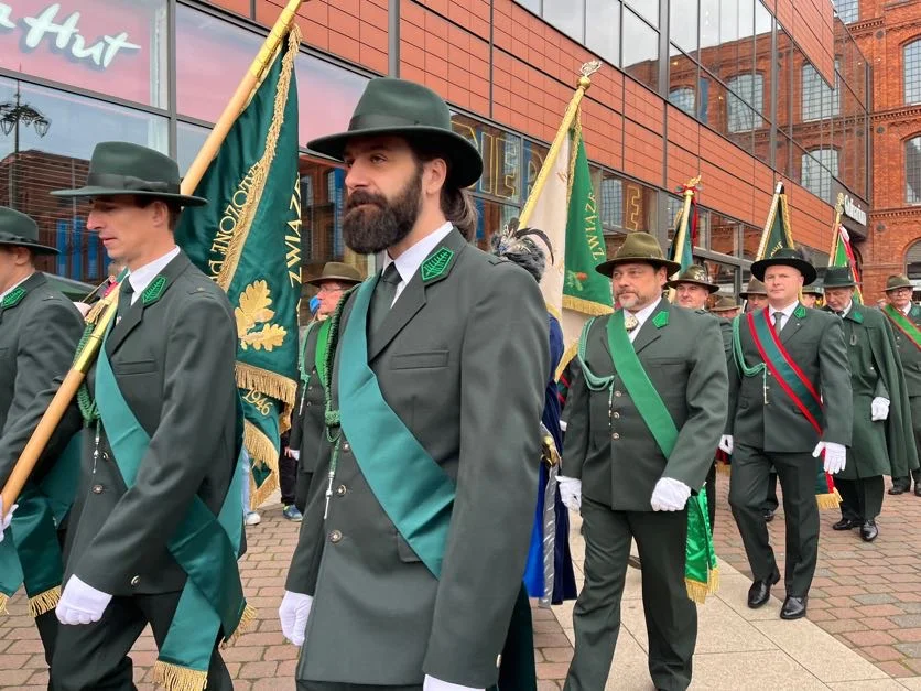 Obchody Święta Niepodległości w Łodzi na rynku Manufaktury