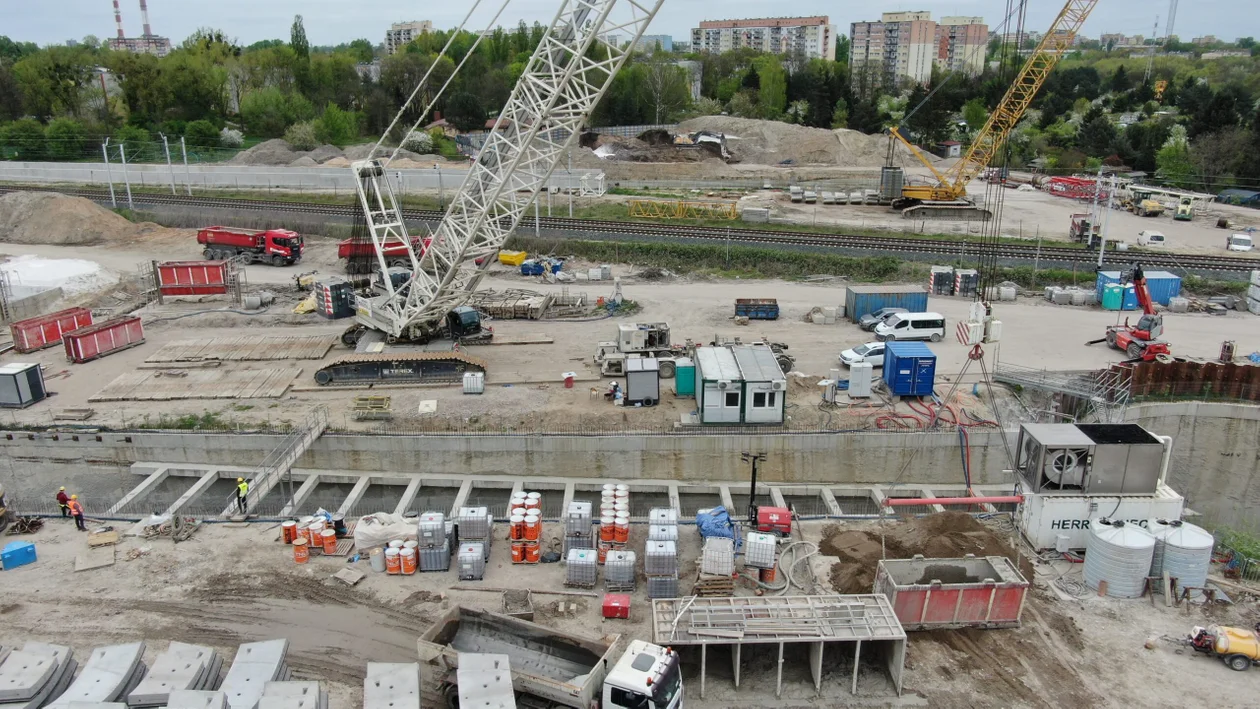 Budowa tunelu kolejowego pod Łodzią - stan na kwiecień 2024 r.