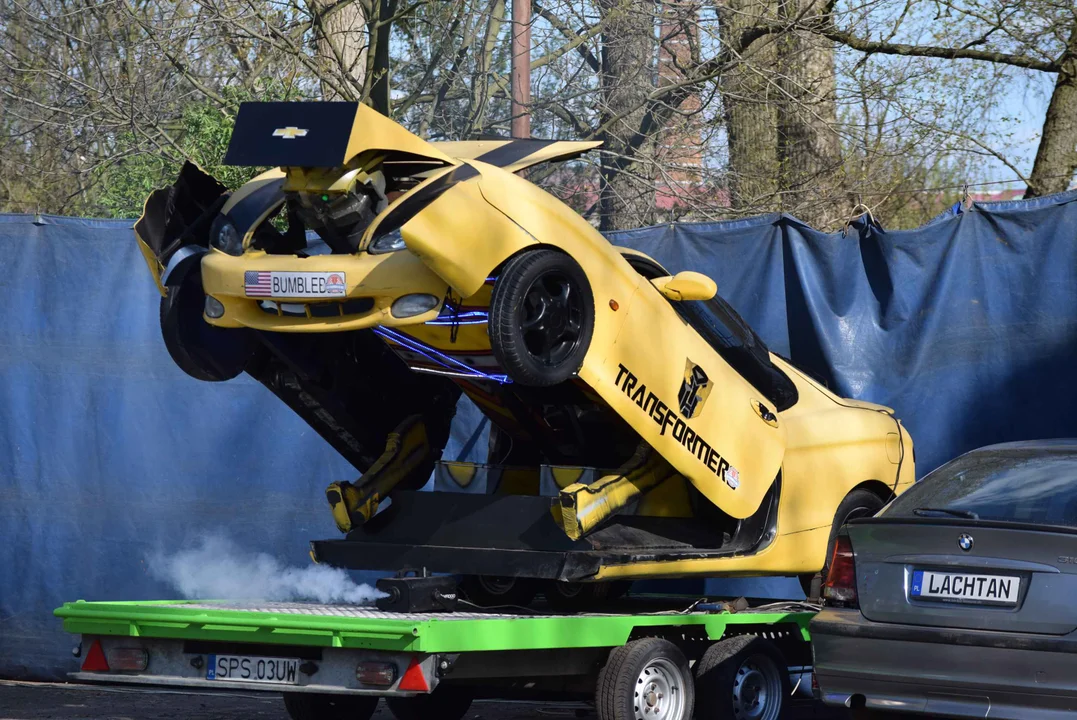 Giganty na czterech kołach zrobiły duże show! Widowiskowy pokaz monster trucków