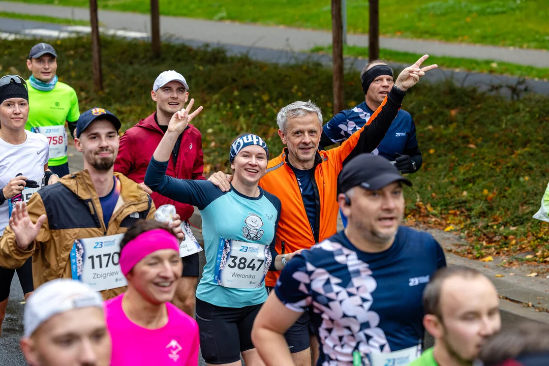 Deszcz, zimno i wiatr nie zepsuły pięknego dnia prawie 4 tysiącom biegaczy