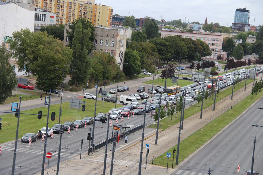 Utrudnienia na al. Piłsudskiego w Łodzi - 23.09.2023 r.