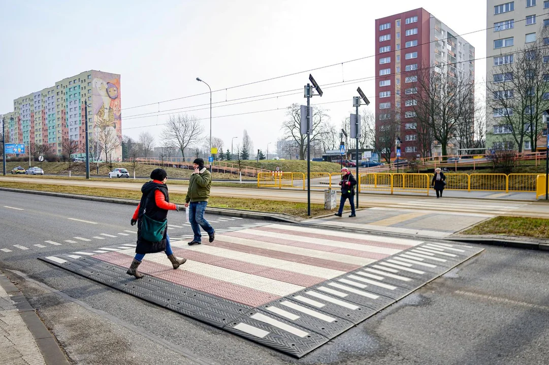 Rusza odbudowa kładek dla pieszych nad al. Wyszyńskiego w Łodzi. Jakie utrudnienia spotkamy? - Zdjęcie główne