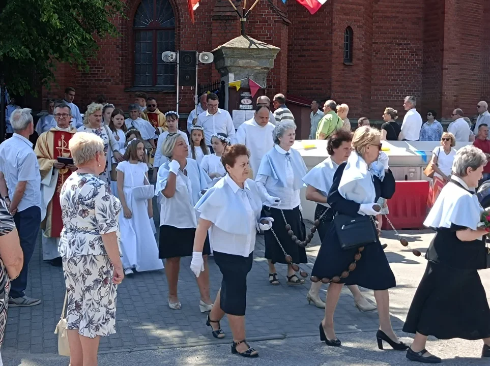 Ulicami Zgierza przeszły procesje Bożego Ciała.