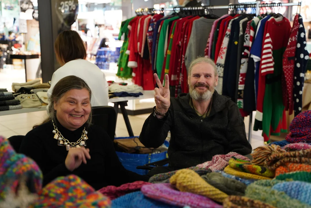 Świąteczny bazar „Na Fali” zawitał do Alfa Centrum - Zdjęcie główne