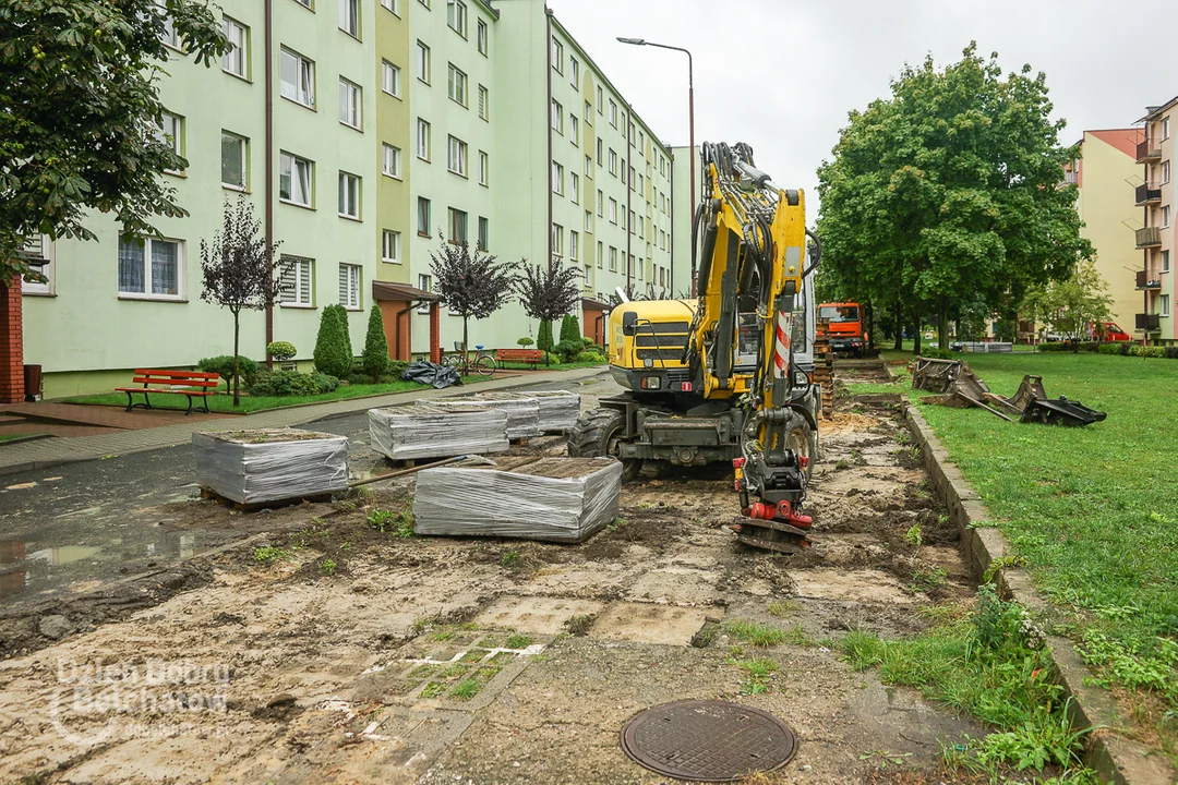 Ruszył remont ulicy i parkingu na bełchatowskim osiedlu. Utrudnienia dla kierowców [FOTO] - Zdjęcie główne