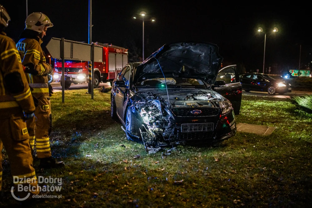 Wypadek na rondzie Andersa w Bełchatowie