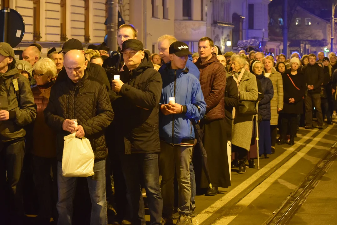 Ekumeniczna droga krzyżowa przeszła ulicami Łodzi