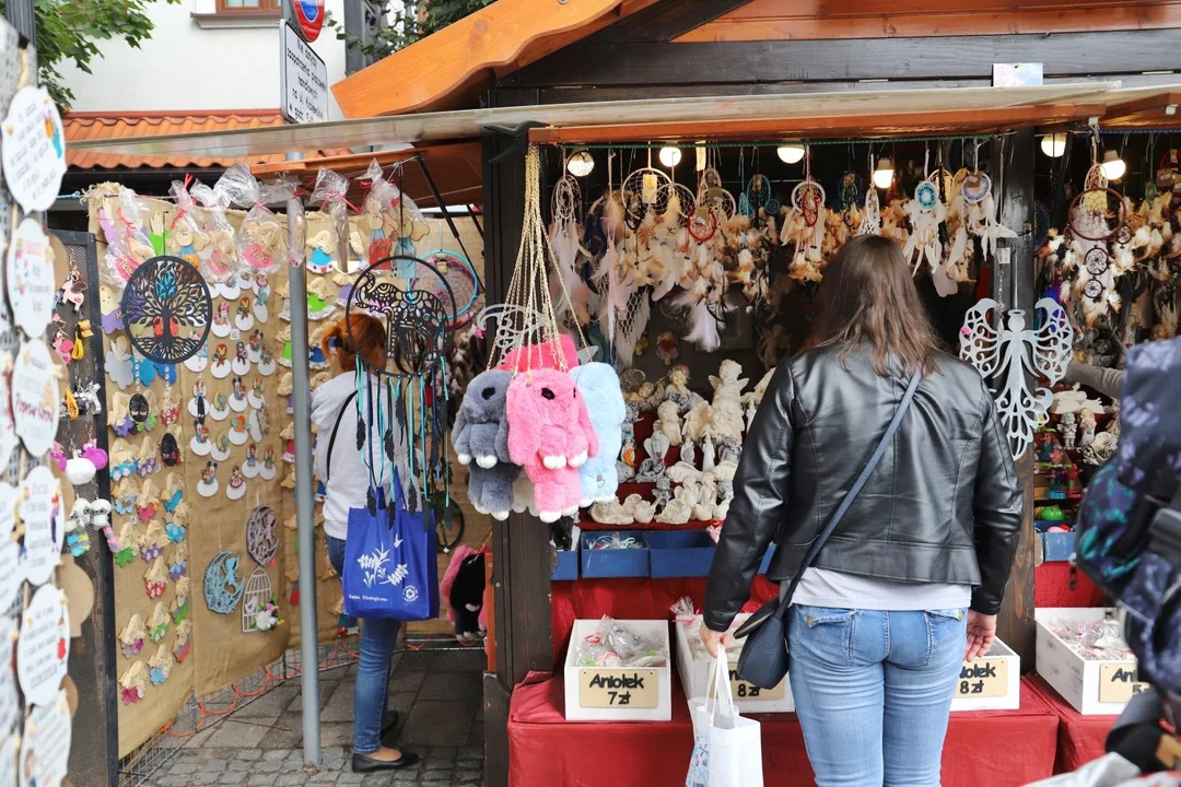 W centrum Kutna ruszył Jarmark Różany