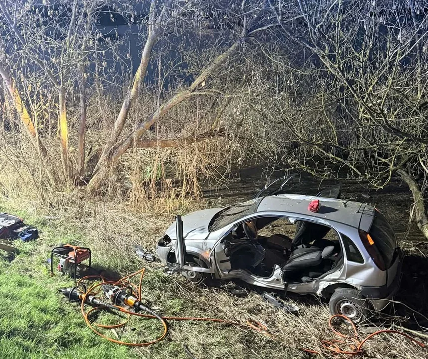 Przebił barierkę i wpadł do Wisły. 20-latek trafił do szpitala! [ZDJĘCIA]