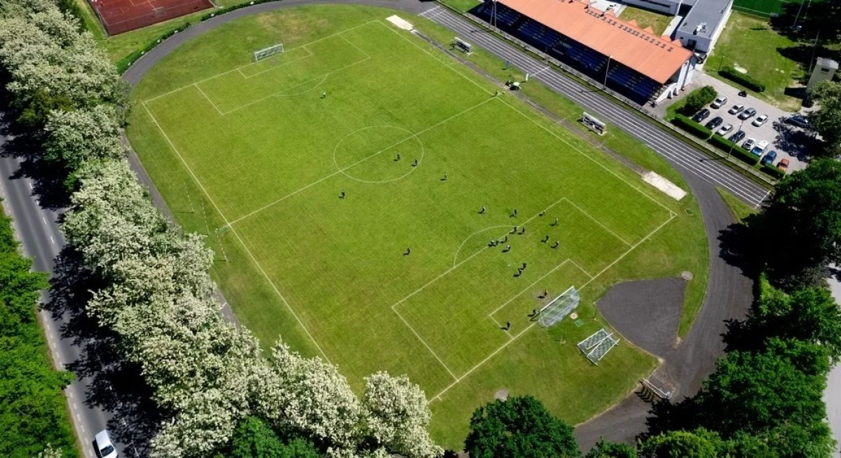 3,5 mln zł na modernizację stadionu w Gostyninie. Przekazano rządowe środki [ZDJĘCIA] - Zdjęcie główne