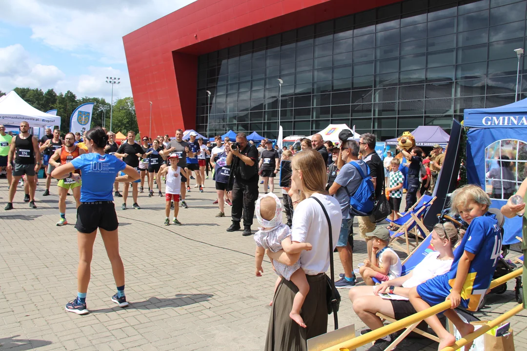 Piknik rodzinny "Bezpieczne Wakacje z Mundurem" pod Atlas Areną