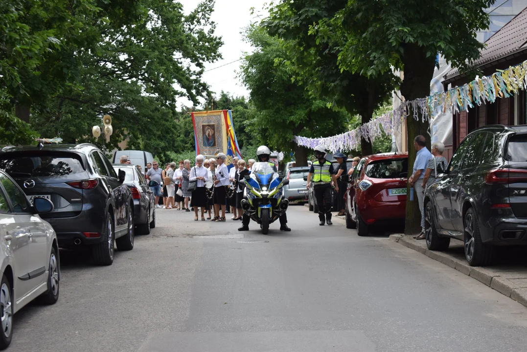 procesja Bożego Ciała w parafii Matki Bożej Dobrej Rady w Zgierzu