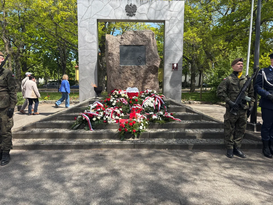 Gdańsk uczcił bohaterów Polskich Sił Zbrojnych na Zachodzie. Poruszające uroczystości przy pomniku gen. Maczka