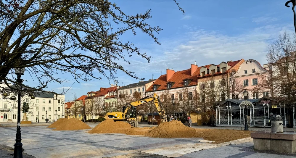 Prace na Rynku Starego Miata. W akcji ciężki sprzęt! Co tam się dzieje? [ZDJĘCIA] - Zdjęcie główne