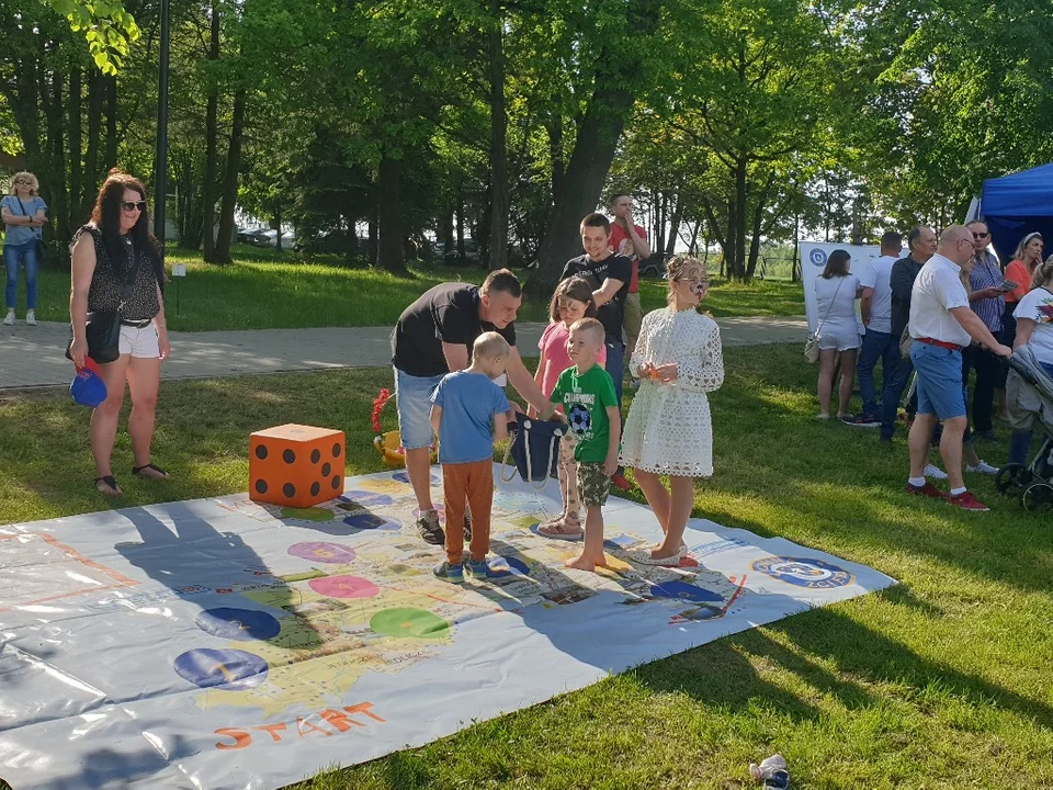 Piknik Strażacki w Dzierżąznej pod Zgierzem. Piękna pogoda i mnóstwo atrakcji, muzyki i dobrego jedzenia [zdjęcia]