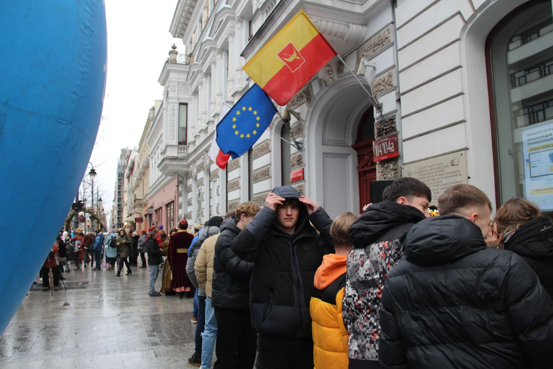 Polonez dla Łodzi 2024 na ul. Piotrkowskiej w Łodzi