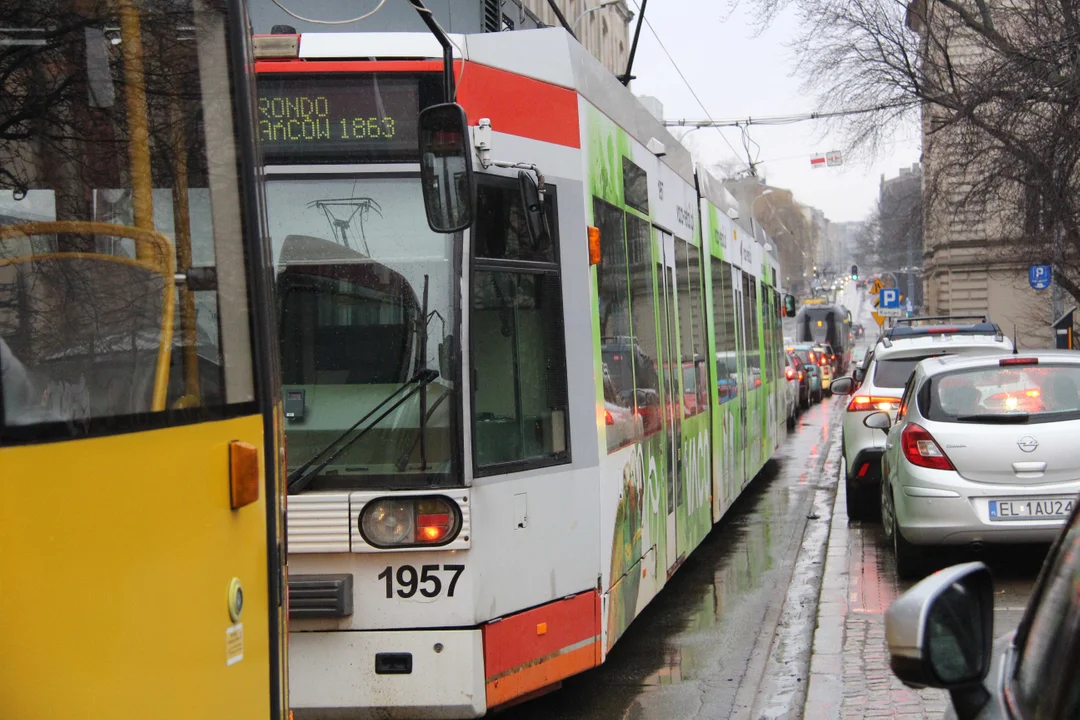 Problem z opóźnionymi tramwajami MPK Łódź na Kilińskiego w Łodzi