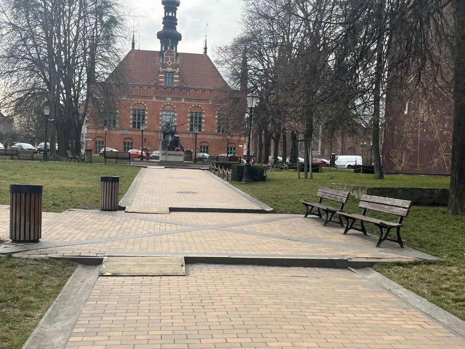 Fatalny stan podestów w centrum Gdańska