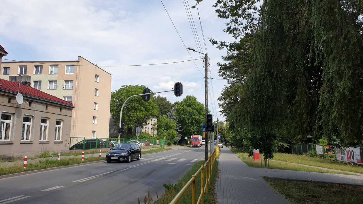 Nie działa sygnalizacja świetlna przed Szkołą Podstawową nr 6 w Zgierzu
