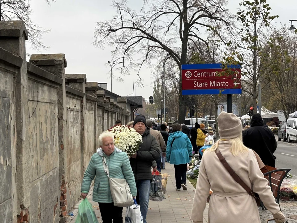 Stary Cmentarz w Łodzi podczas Wszystkich Świętych 2024