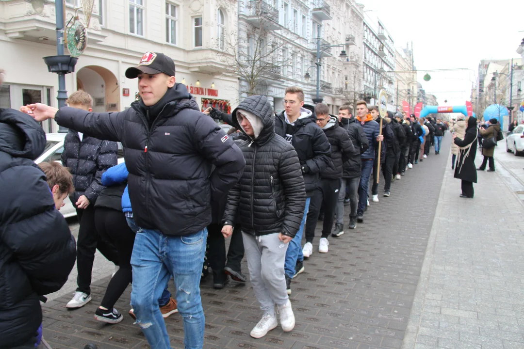 Polonez dla Łodzi 2024 na ul. Piotrkowskiej w Łodzi