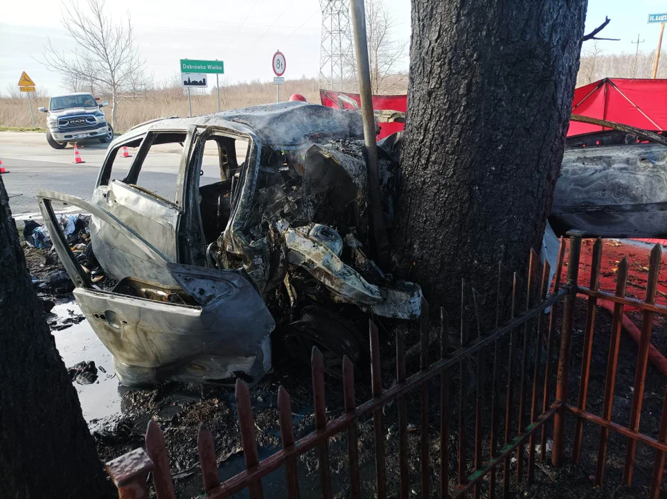 Trop policji w sprawie wypadku w Dąbrowce Wielkiej pod Zgierzem. Co udało się ustalić? - Zdjęcie główne